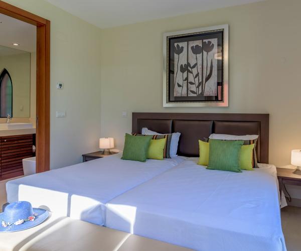 Moradia com Três Quartos e Piscina Privada