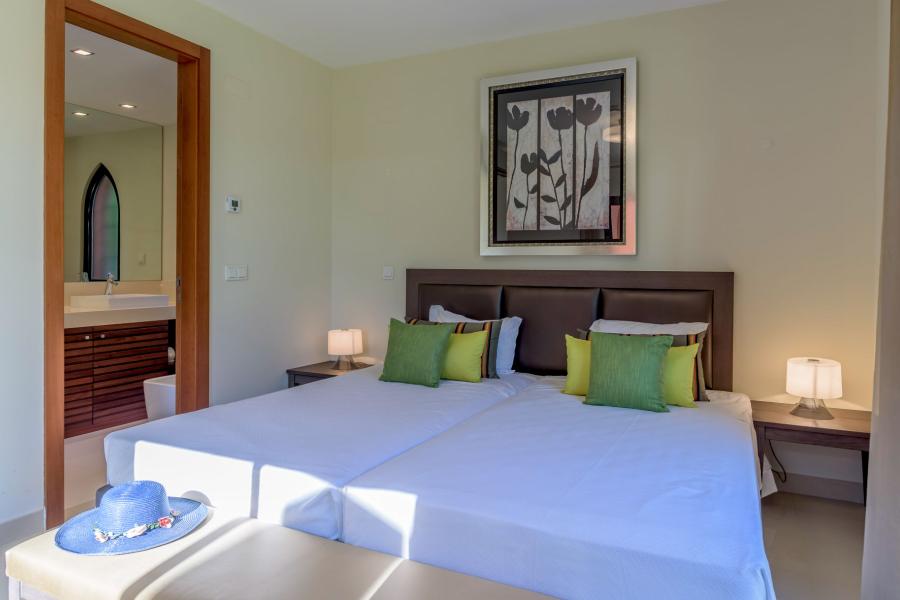 Moradia com Três Quartos e Piscina Privada