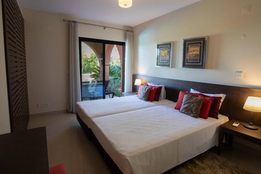 Moradia com Dois Quartos e Piscina Privada