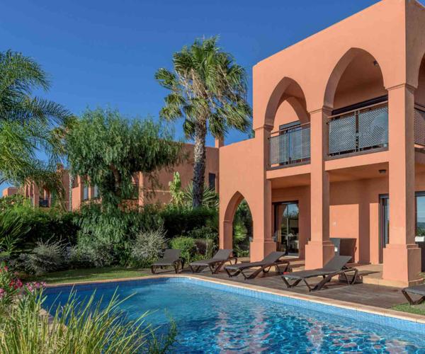 Moradia com Três Quartos e Piscina Privada