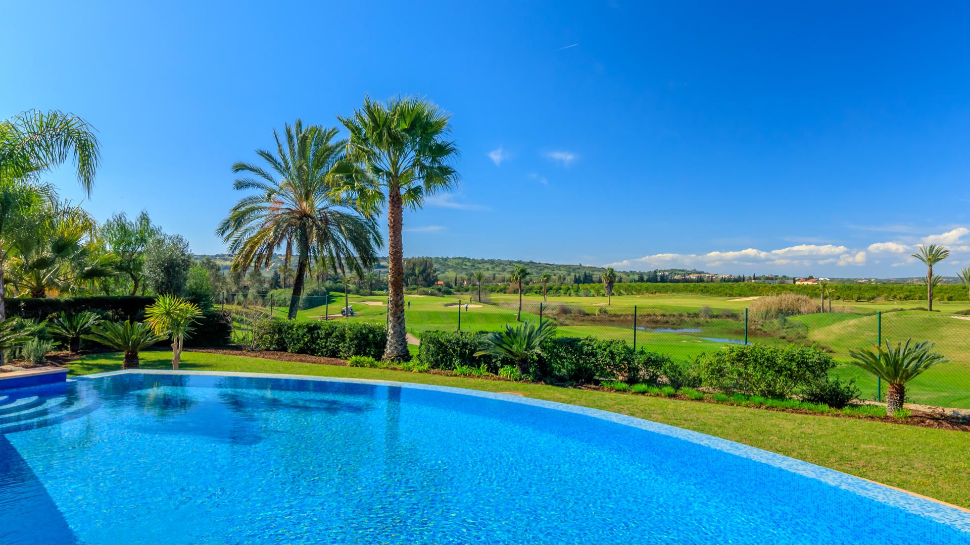 Property for sale in the Algarve: the safest choice!