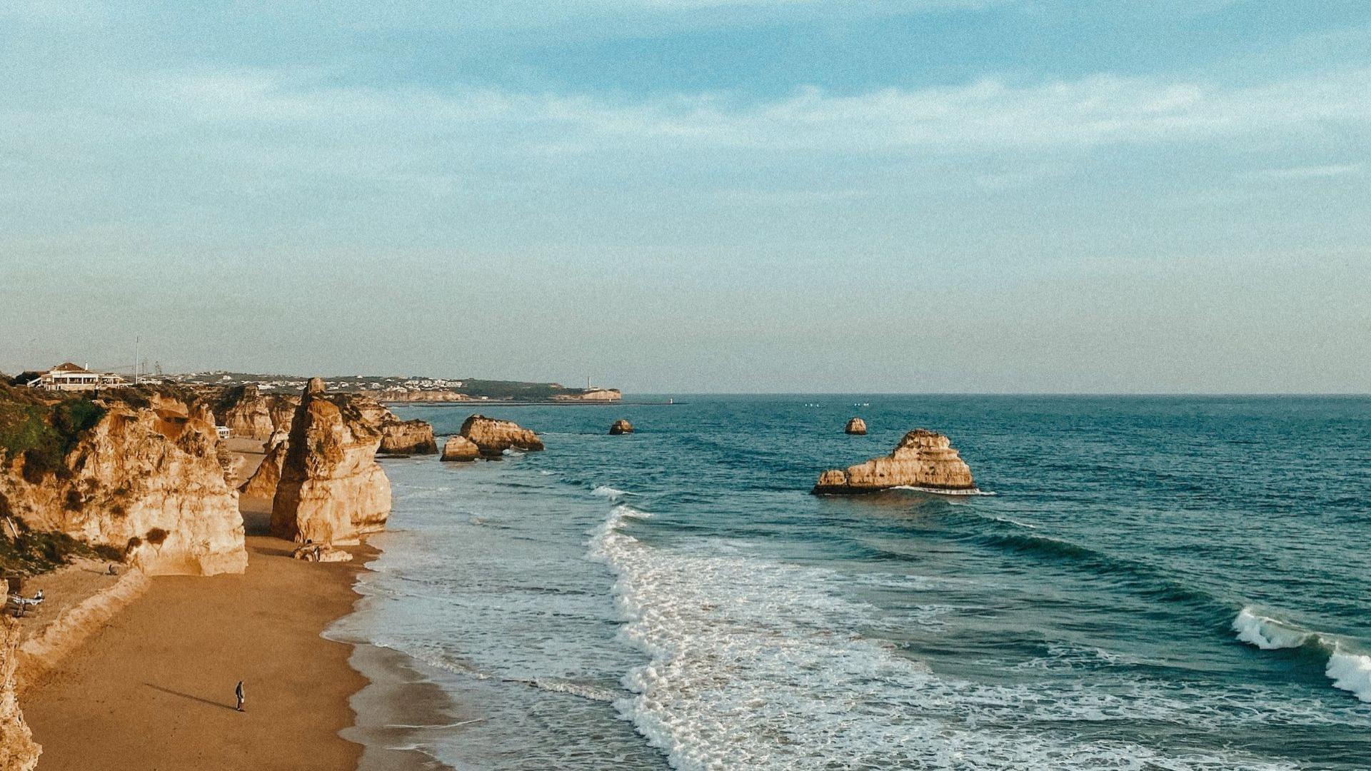 Las 5 mejores playas del Algarve cerca de Amendoeira Golf Resort