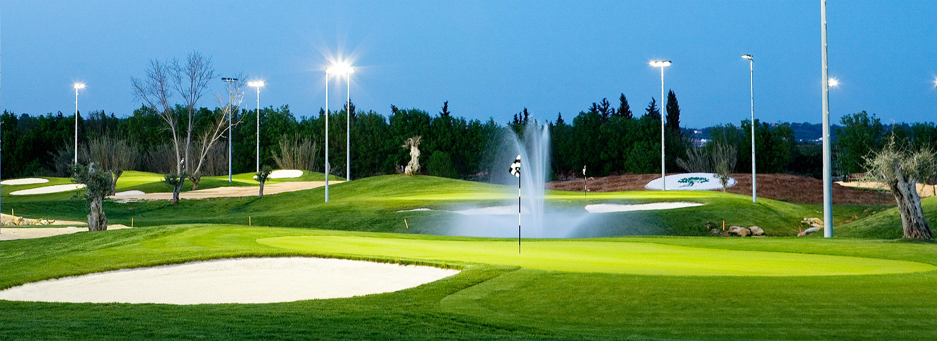 Golf Academy à noite
