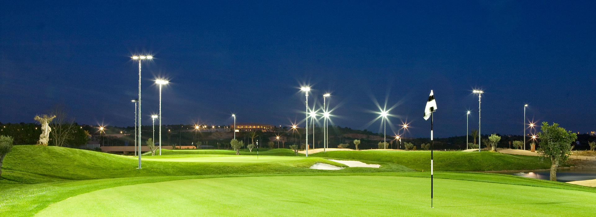 Golf Academy à noite